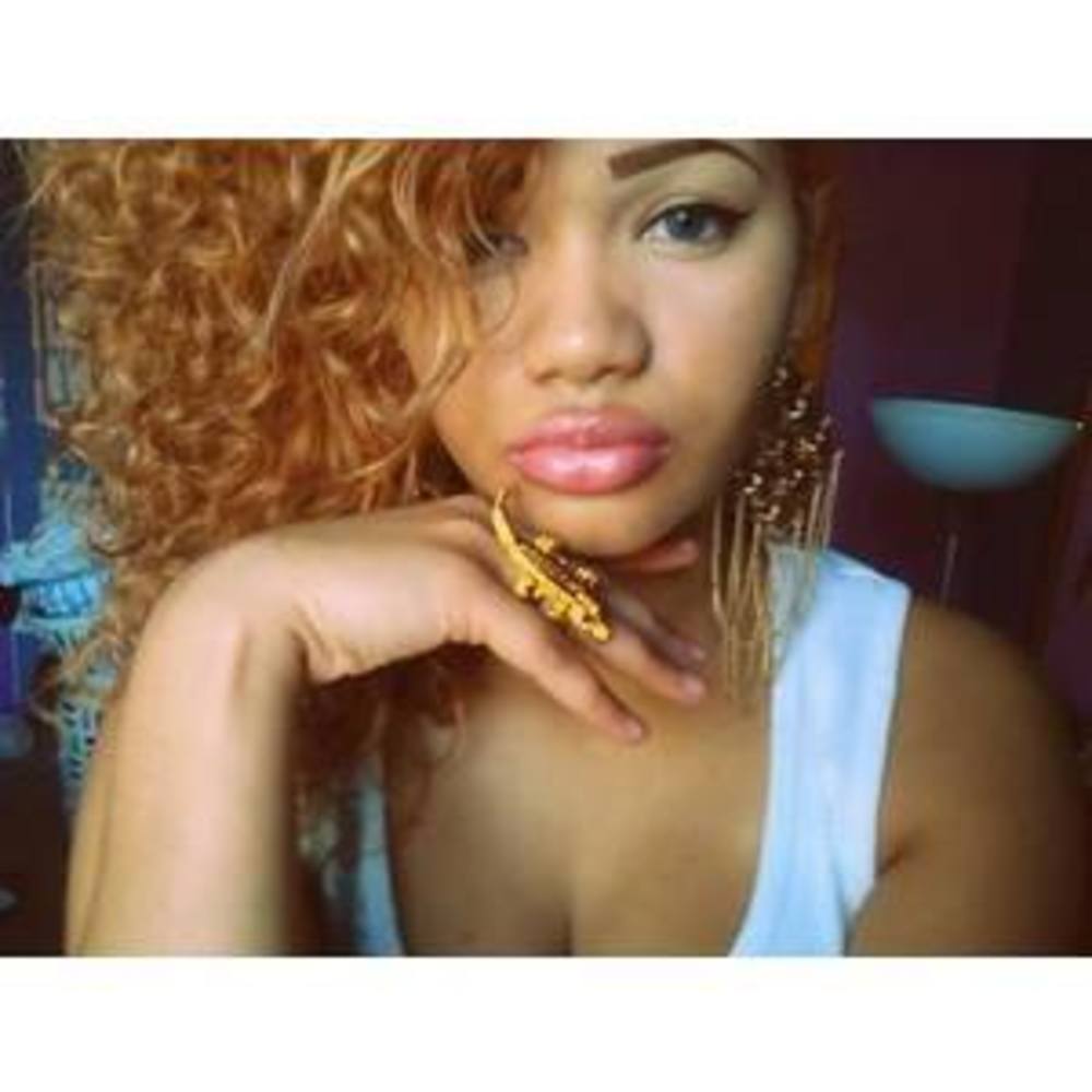 Meet your Posher, Adiah sumera